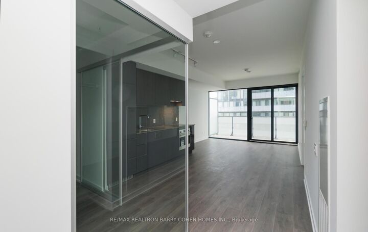 Property Photo:  161 Roehampton Avenue 1807  ON M4P 1P9 