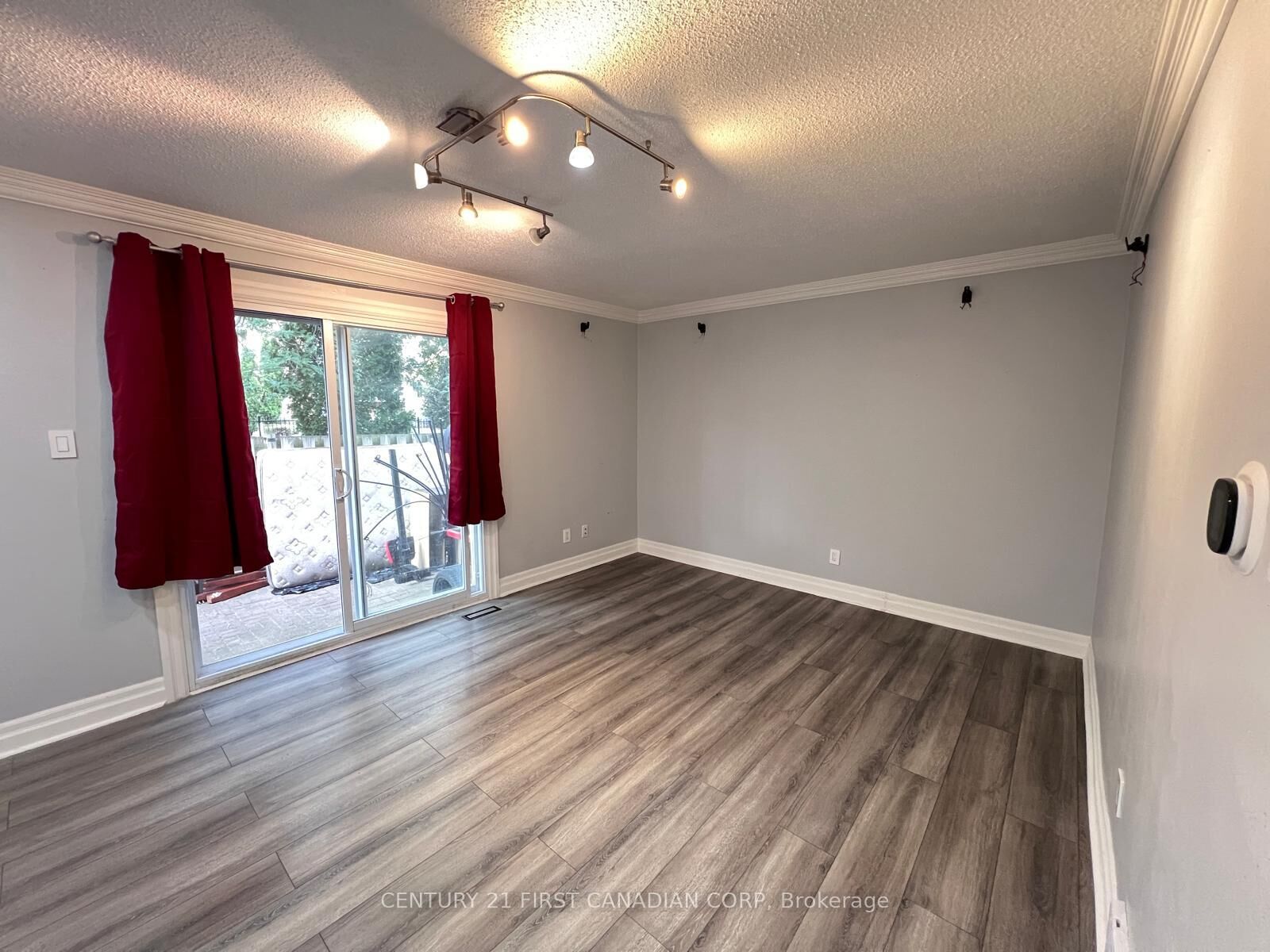 Property Photo:  1247 Huron Street 3  ON N5Y 4X7 