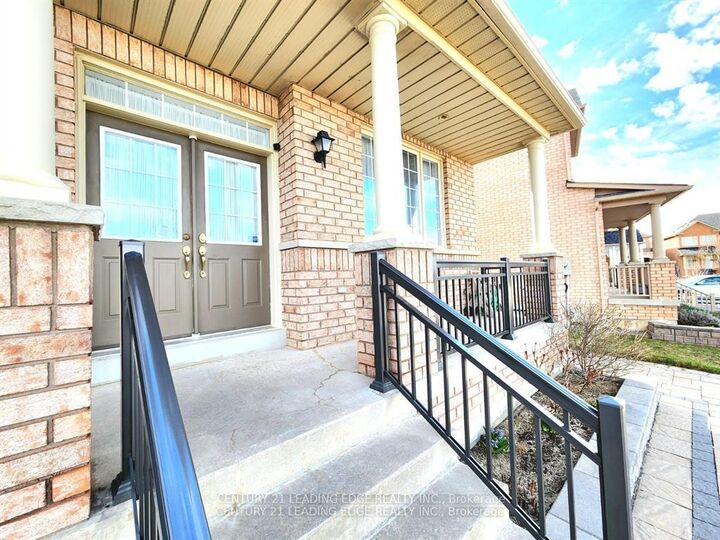 Property Photo: 48 Starhill Crescent ON L6C 2Z9
