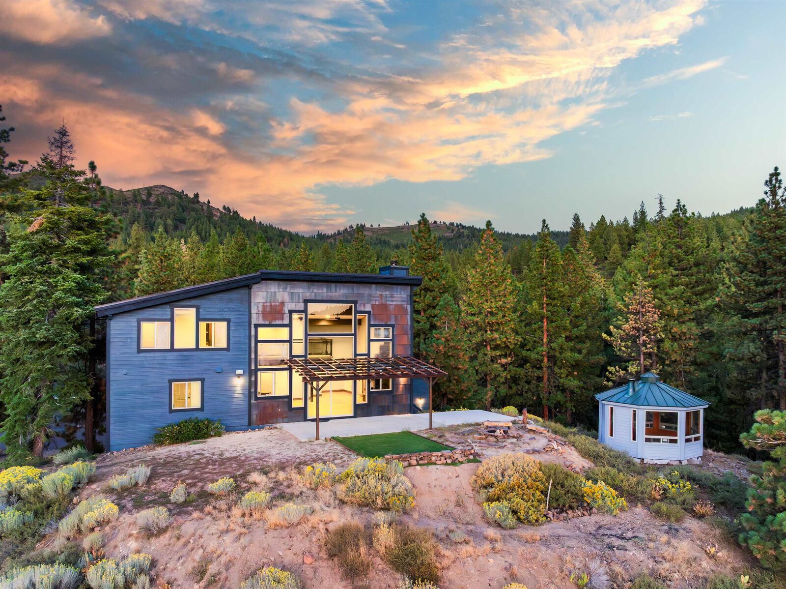 Property Photo: 18875 Nighthawk Way CA 96161