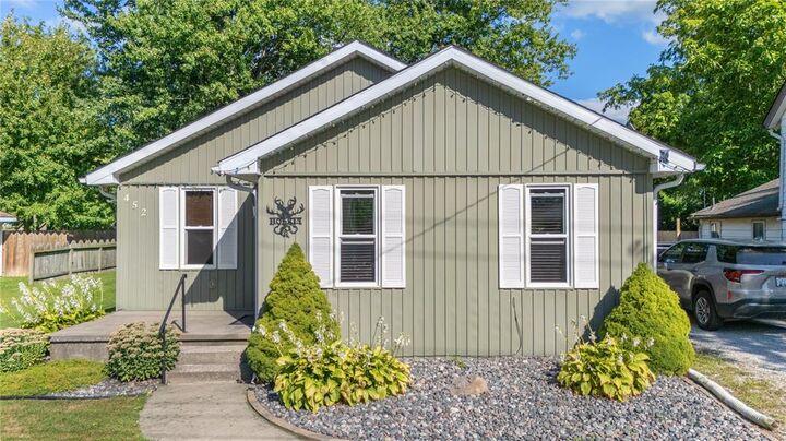 Property Photo: 452 Maude Street ON N0N 1E0