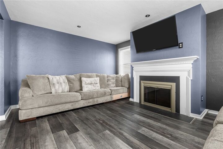 Property Photo: 146 Smithfield St PA 15317