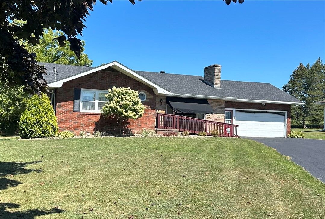 Property Photo:  406 Mitchell  PA 16159 