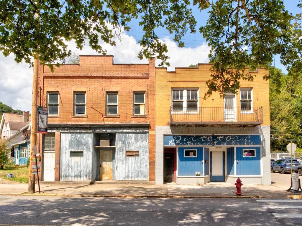 Property Photo: 800 Franklin Ave PA 15001