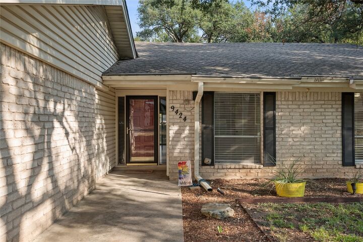 Property Photo:  9424 Shady Oaks Drive  TX 78729 