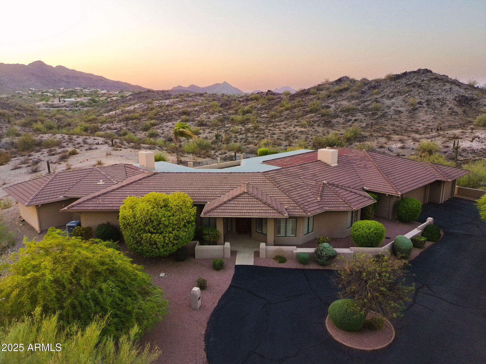 Property Photo: 8780 N Arroya Grande Drive AZ 85028
