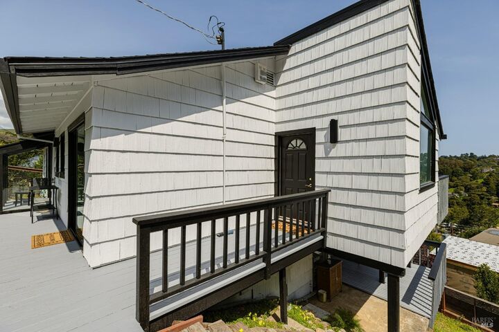 Property Photo:  711 Alta Vista Road  CA 94941 