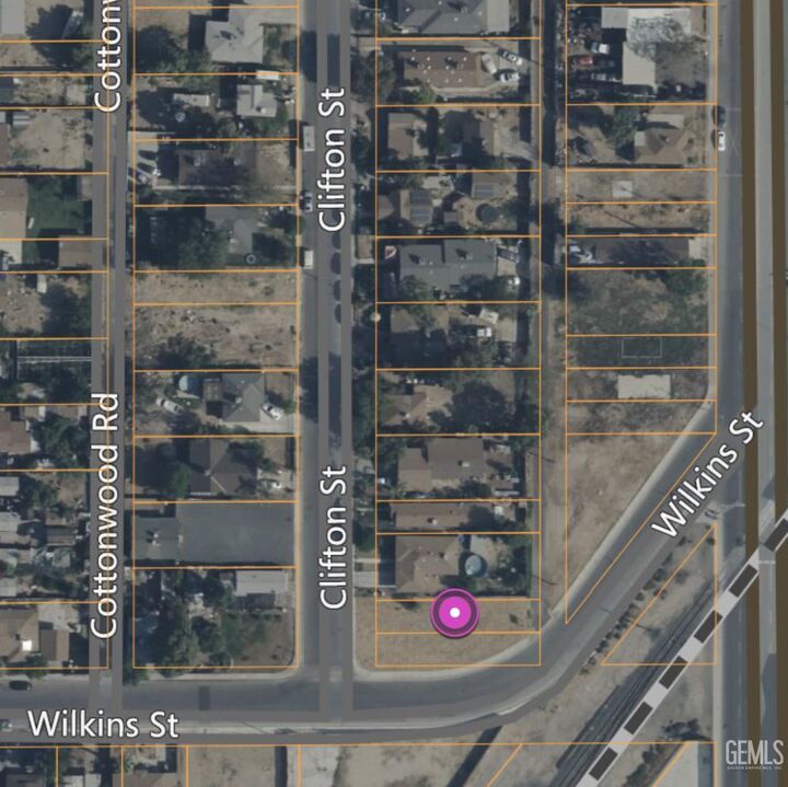 Property Photo:  103 Clifton Street  CA 93307 