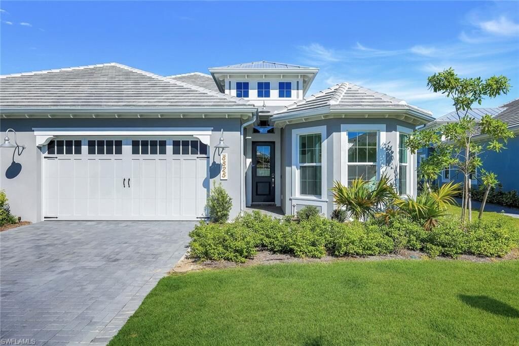 Property Photo:  8825 Yucatan Ct  FL 34112 