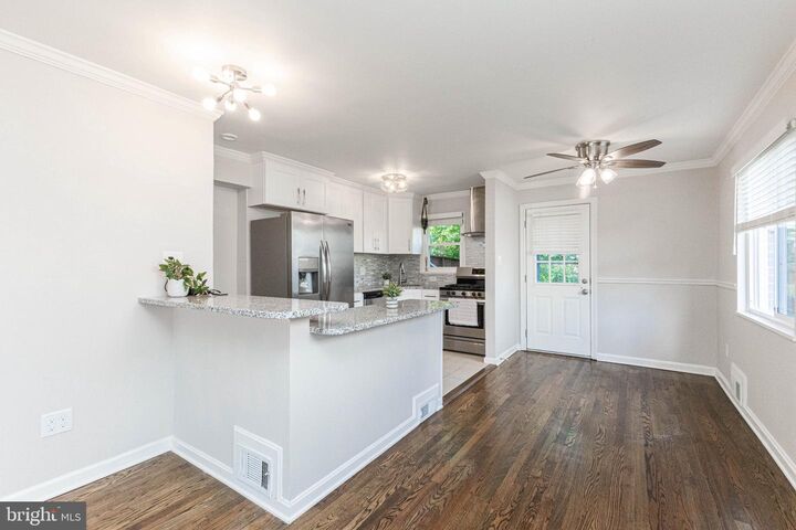 Property Photo: 6800 Kenyon Drive VA 22307