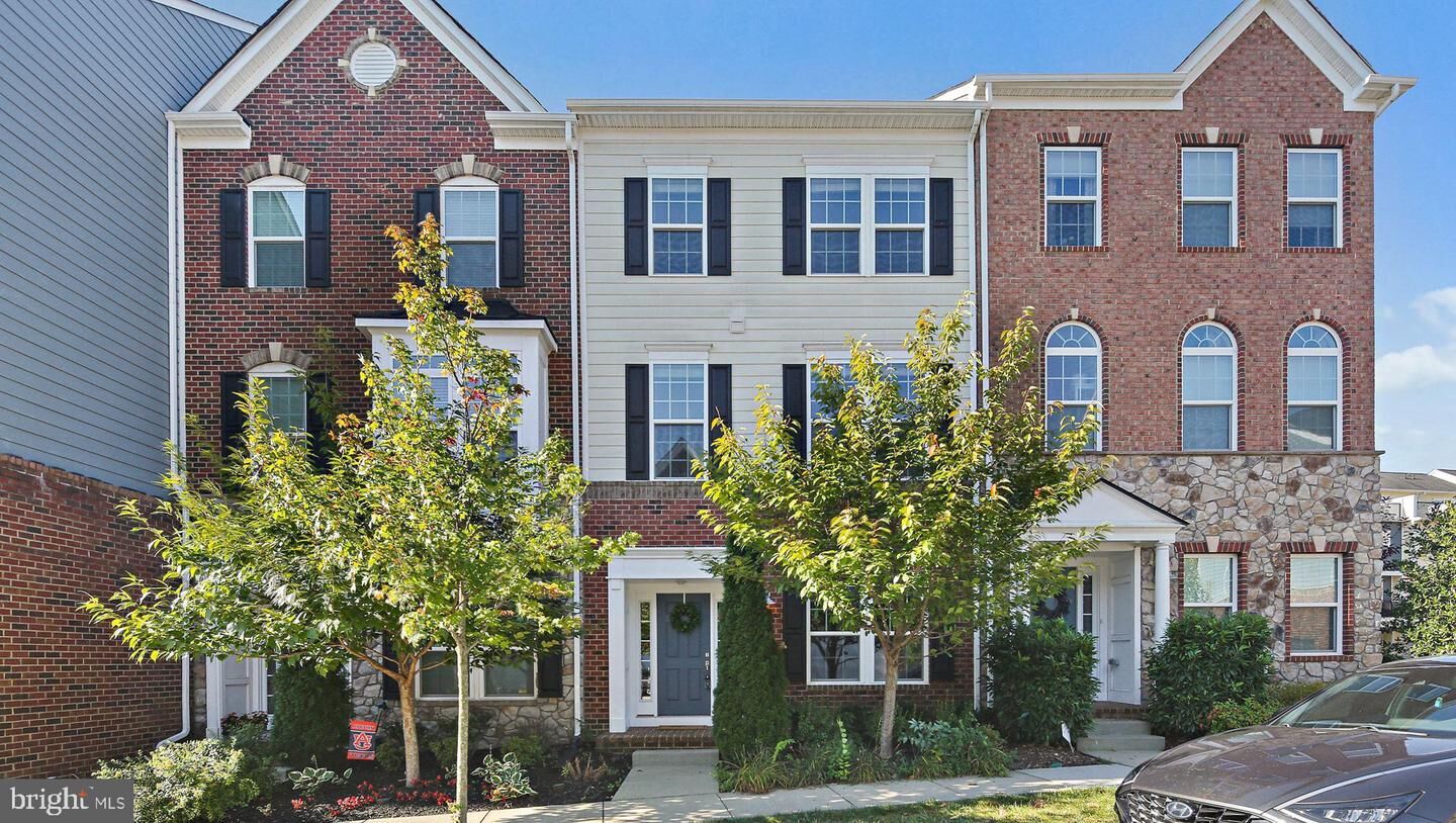 Property Photo: 5983 Glen Willow Way MD 21043