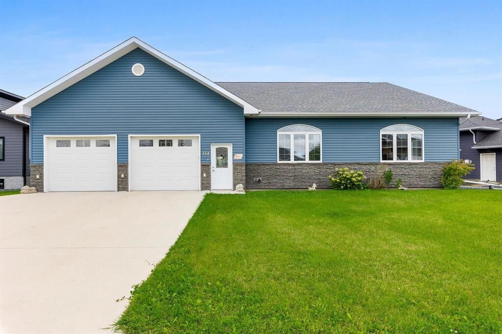 Property Photo:  154 Willow Drive  MB R0G 1K0 