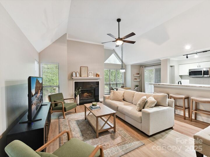2500 Cranbrook Lane 11  Charlotte NC 28207 photo