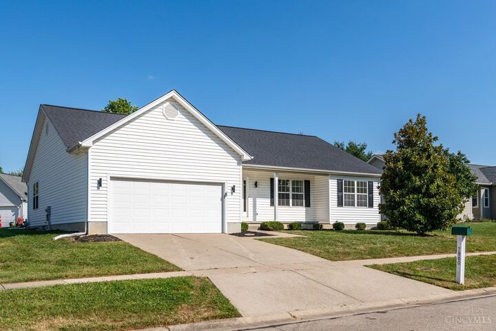 Property Photo: 7860 Ravenwood Lane OH 45039