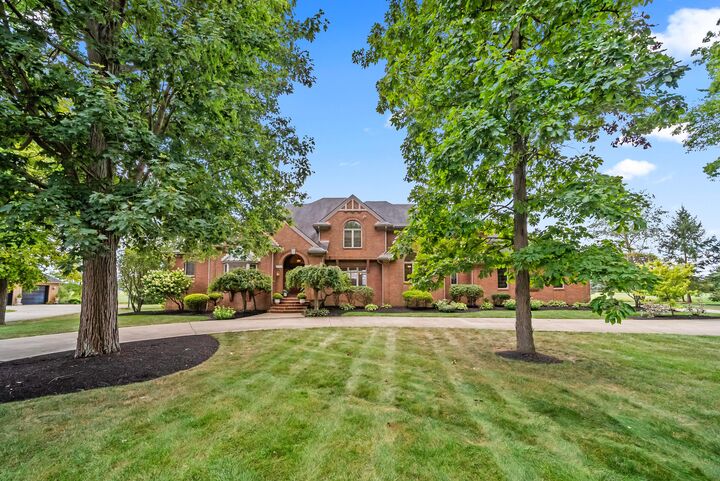 Property Photo: 867 Edwards Glen OH 43302