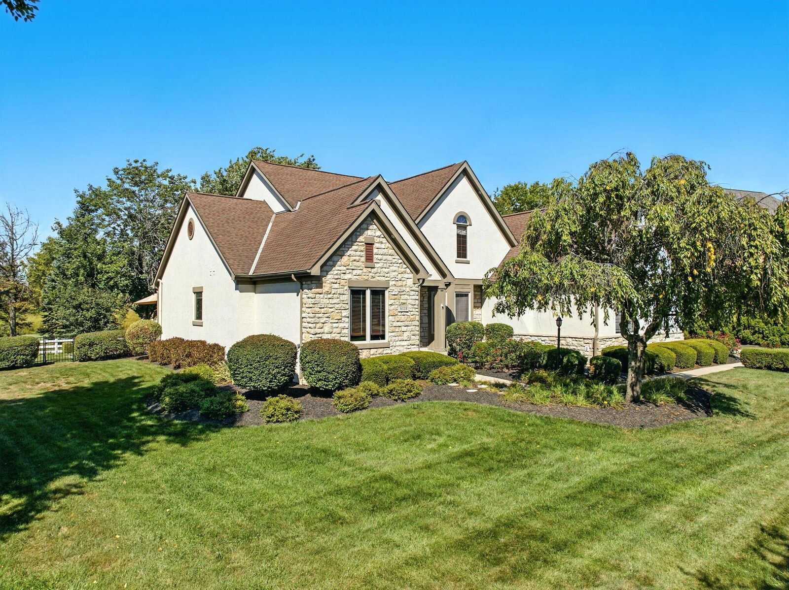 Property Photo:  6118 Heritage Lakes Drive  OH 43026 