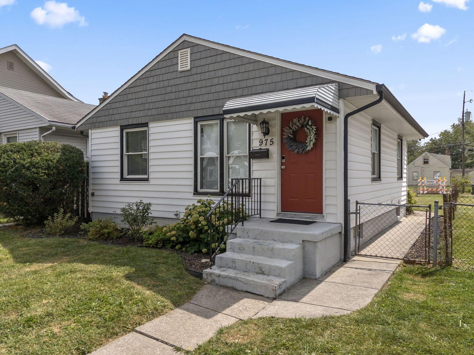 Property Photo: 975 E 14th Avenue OH 43211