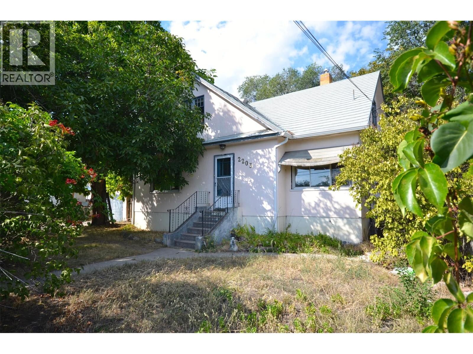 Property Photo: 2203 45 Avenue BC V1T 3M9