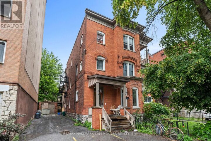 315 Waverley Street West  Ottawa ON K2P 0V9 photo