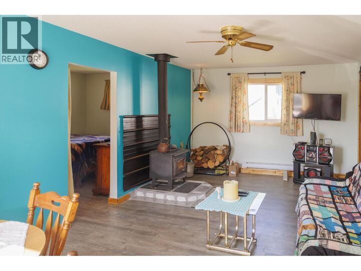 Property Photo: 861 2nd Avenue BC V0J 2E0