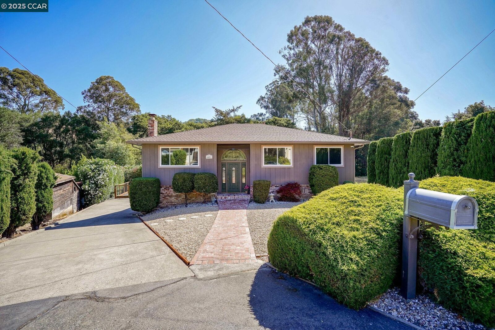 Property Photo: 6401 Tri Ln CA 94803