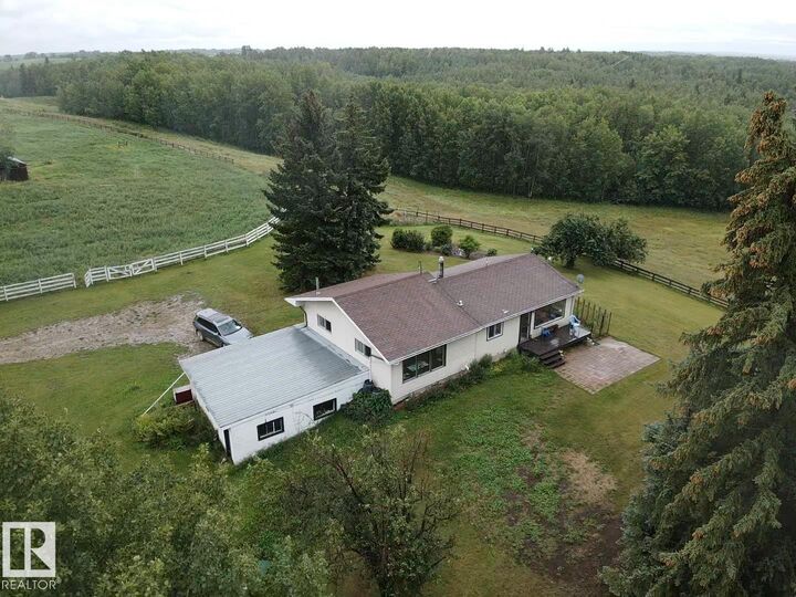 Photo de la propriété: 2507 Twp Road 513 AB T7Y 3H8
