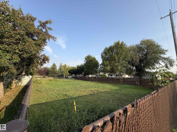 Property Photo:  4644 115 Avenue NW  AB T5W 0W2 