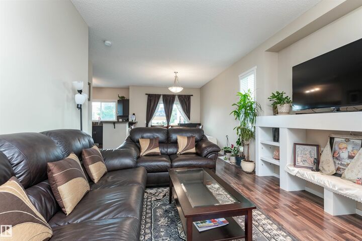 Property Photo:  7526 Ellesmere Way  AB T8H 0P6 