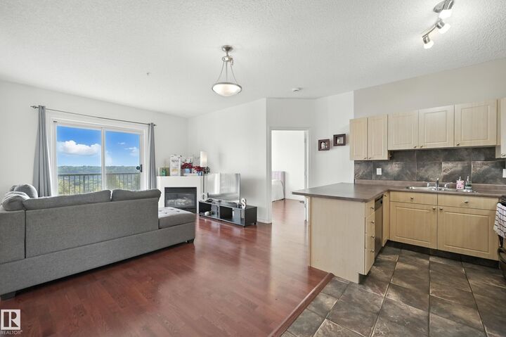 Property Photo: 10118 95 Street NW 301 AB T5J 1R3