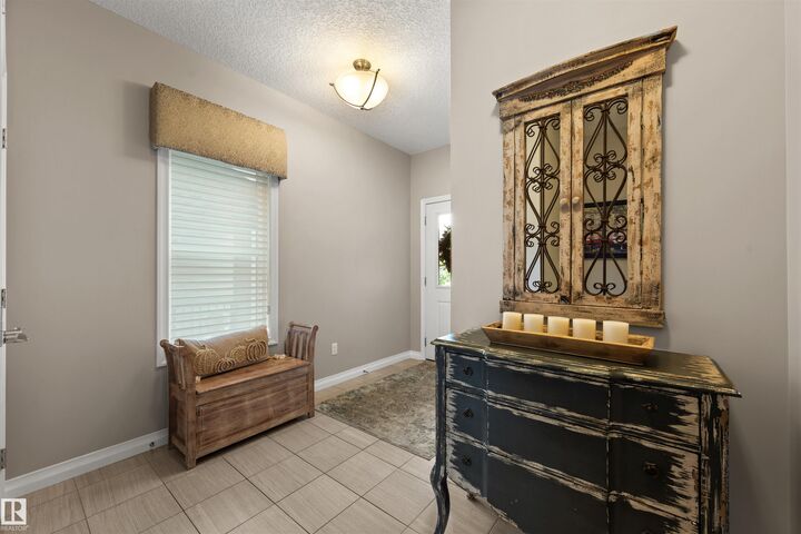Property Photo:  420 Still Creek Crescent  AB T8H 0S6 