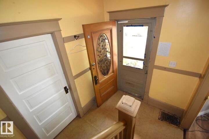 Property Photo: 9634 110 Avenue NW AB T5H 1H5