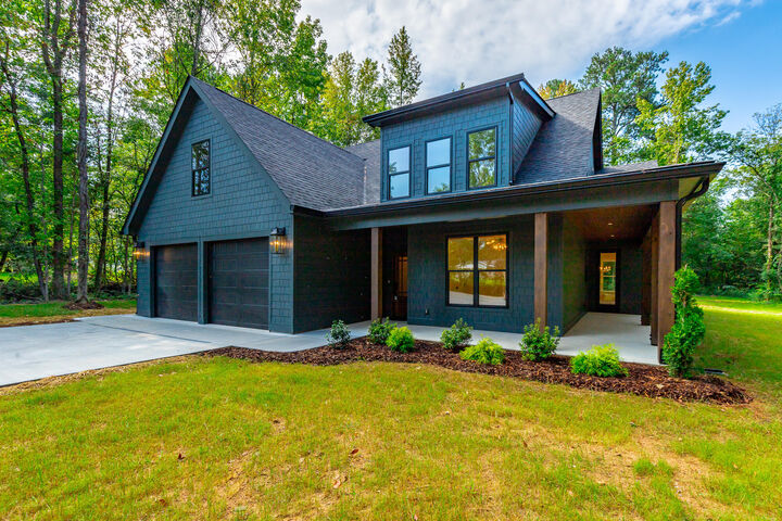 Property Photo:  723 Gentry Rd  TN 37421 