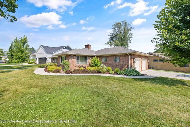 1533 Cambridge Road  Lansing MI 48911 photo
