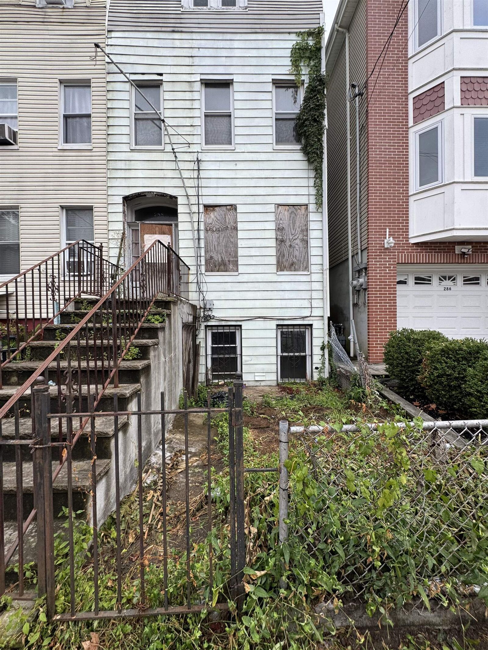 Property Photo: 288 Whiton St NJ 07304