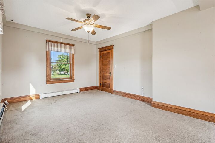 Property Photo:  500 Tama Street  IA 50244 