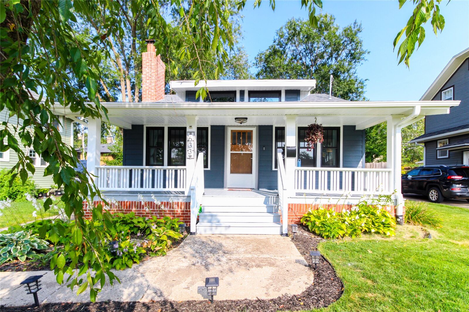 Property Photo:  633 48th Street  IA 50312 
