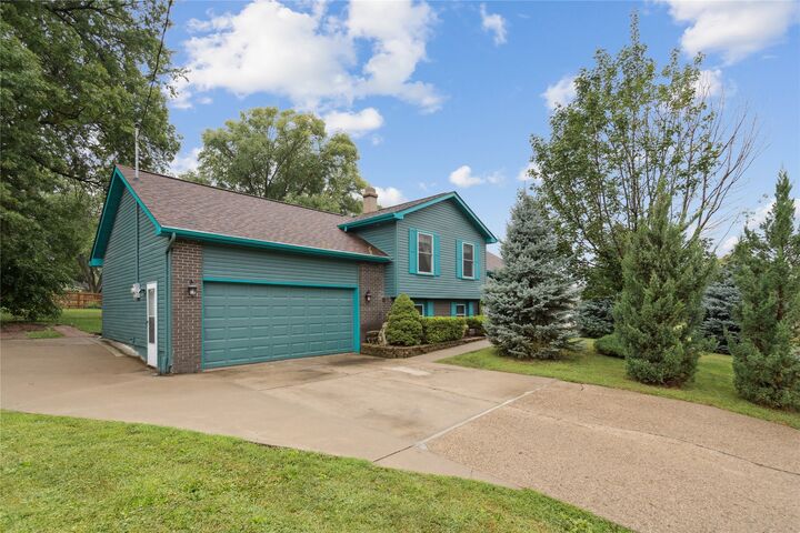 Property Photo: 1616 Porter Avenue IA 50315