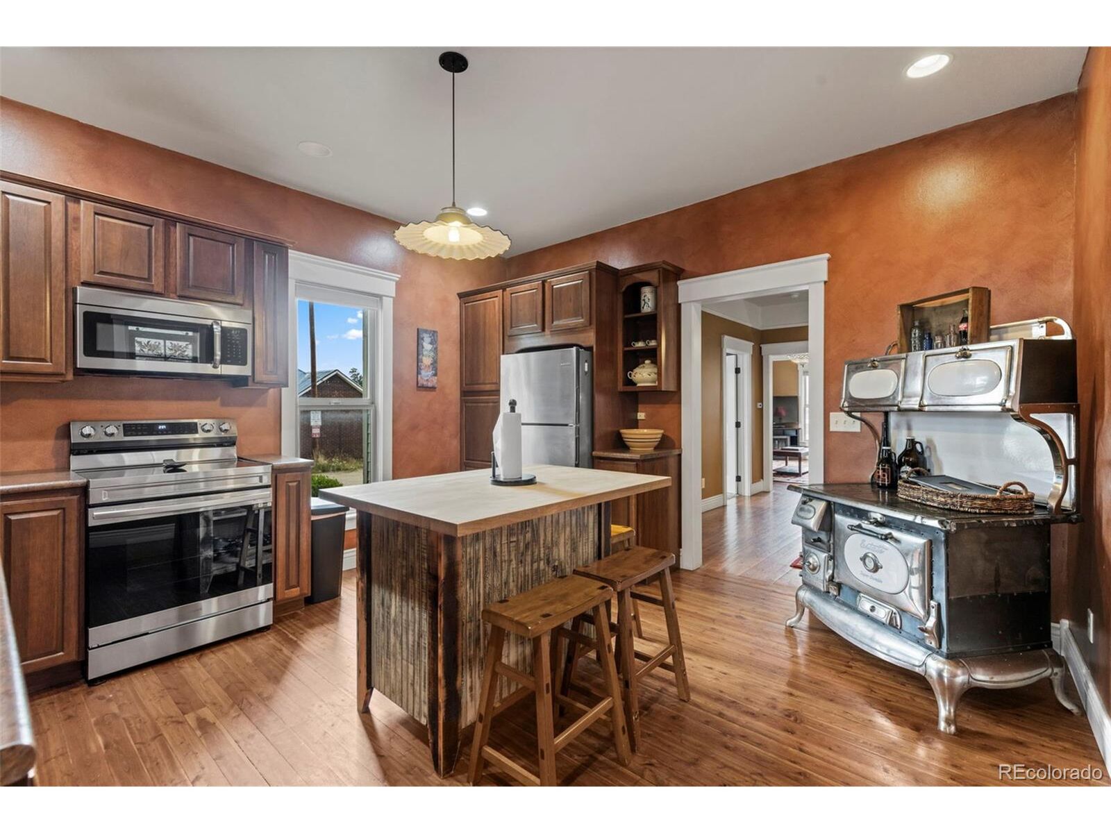 Property Photo:  111 W 7th St  CO 80461 