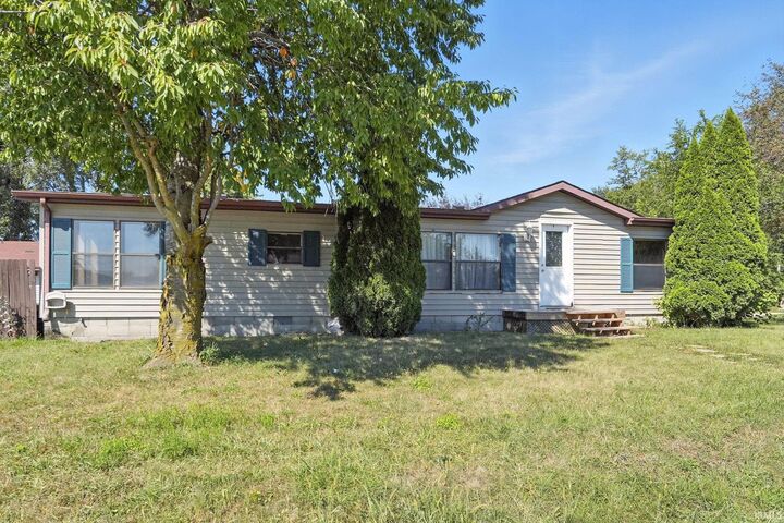 Property Photo:  428 Merchant Street  IN 46714-2241 