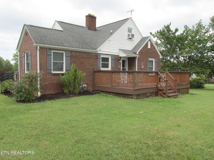 Property Photo: 300 Tennessee Ave TN 37742