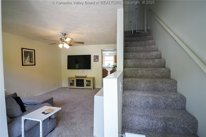 Property Photo: 720 Jordon Place WV 25143