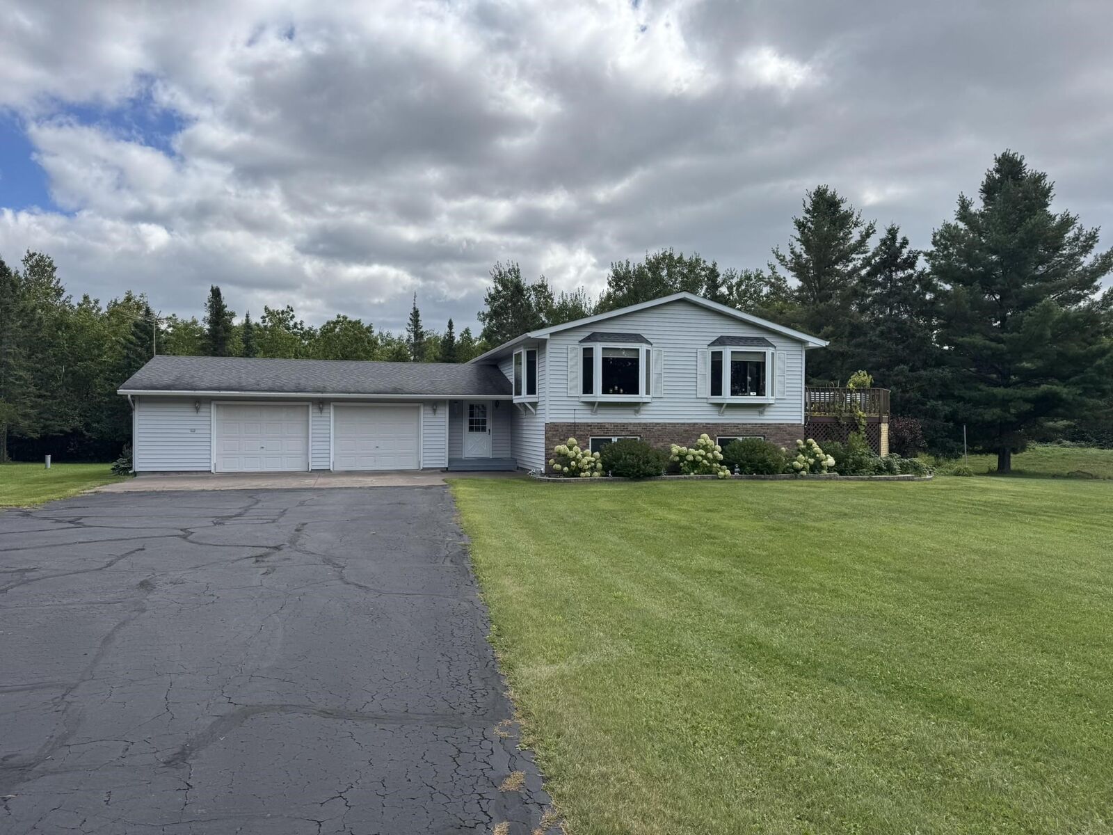 Property Photo: 2064 Waldo Rd MN 55616