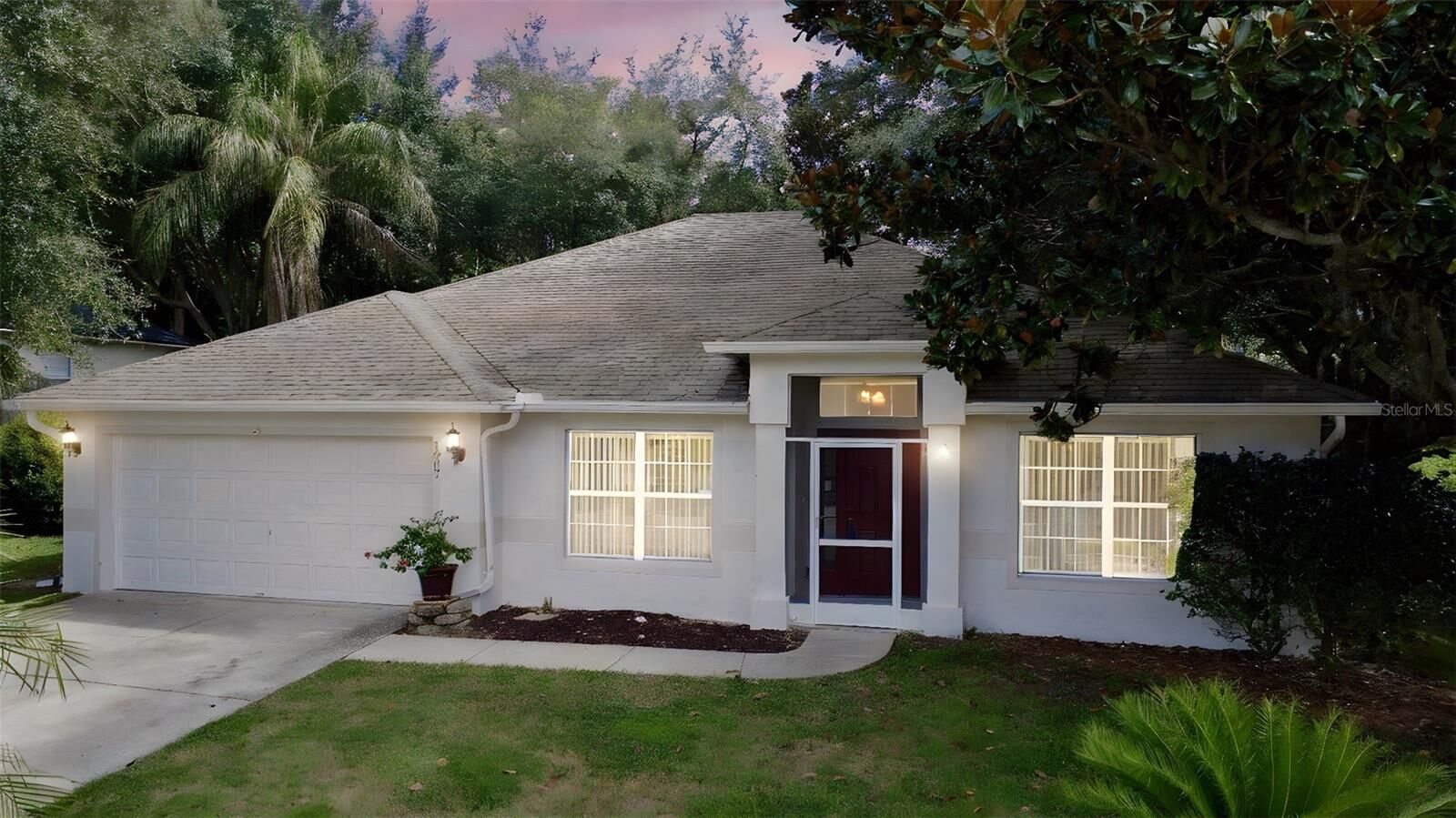 Property Photo: 1307 Rain Forest Lane FL 34715