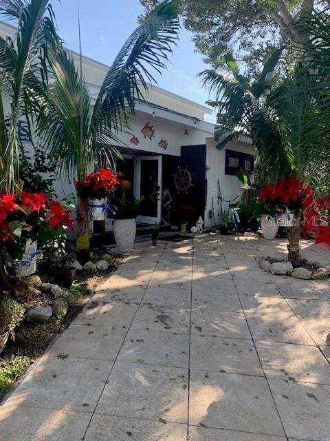 300 Garden Lane  Sarasota FL 34242 photo