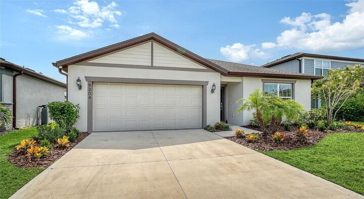 Property Photo:  9304 Royal River Circle  FL 34219 
