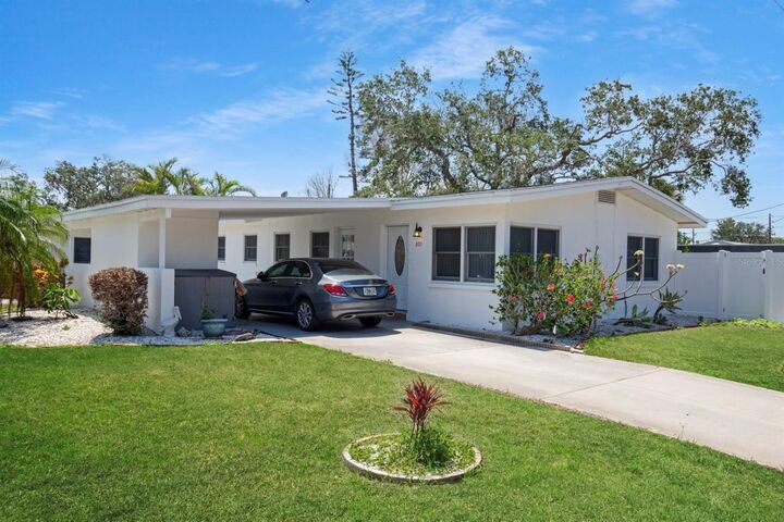 Property Photo:  301 41st Avenue  FL 33706 