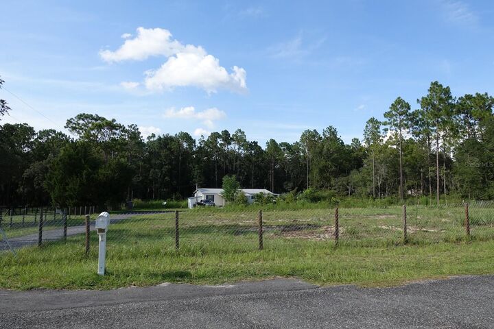 Property Photo:  18471 SW 44th Street  FL 34432 