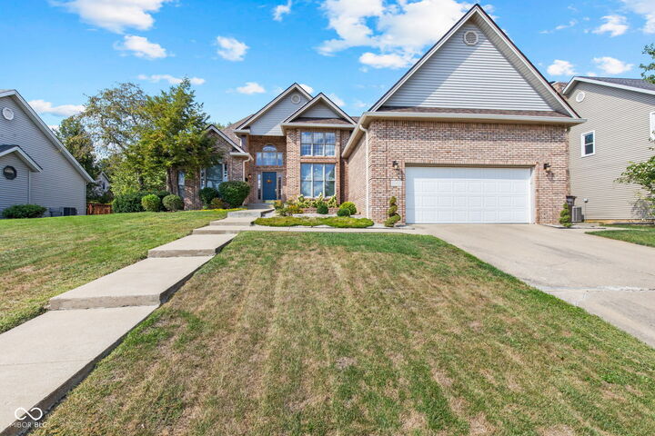 Property Photo: 6044 Chinkapin Drive IN 47201