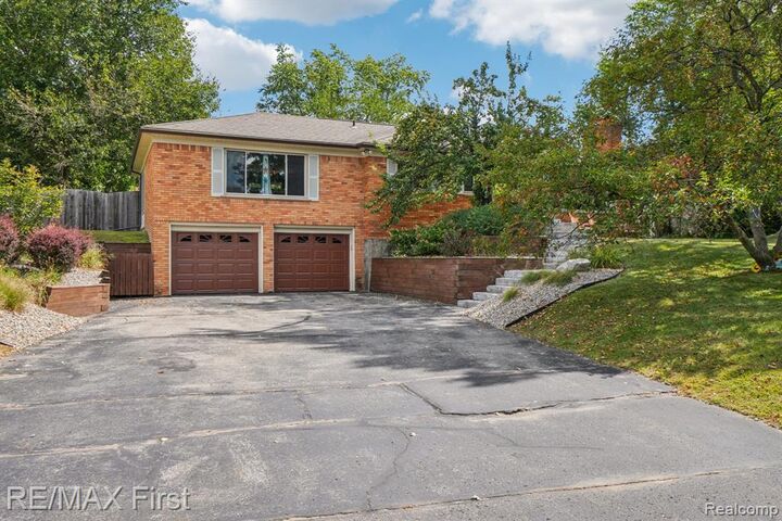 Property Photo: 6024 Overlook MI 48346 2053