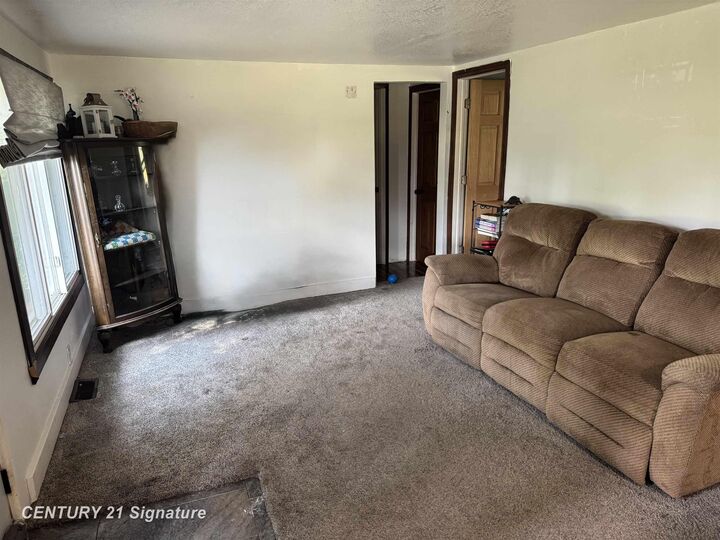 Property Photo: 956 N 11 Mile Road MI 48659
